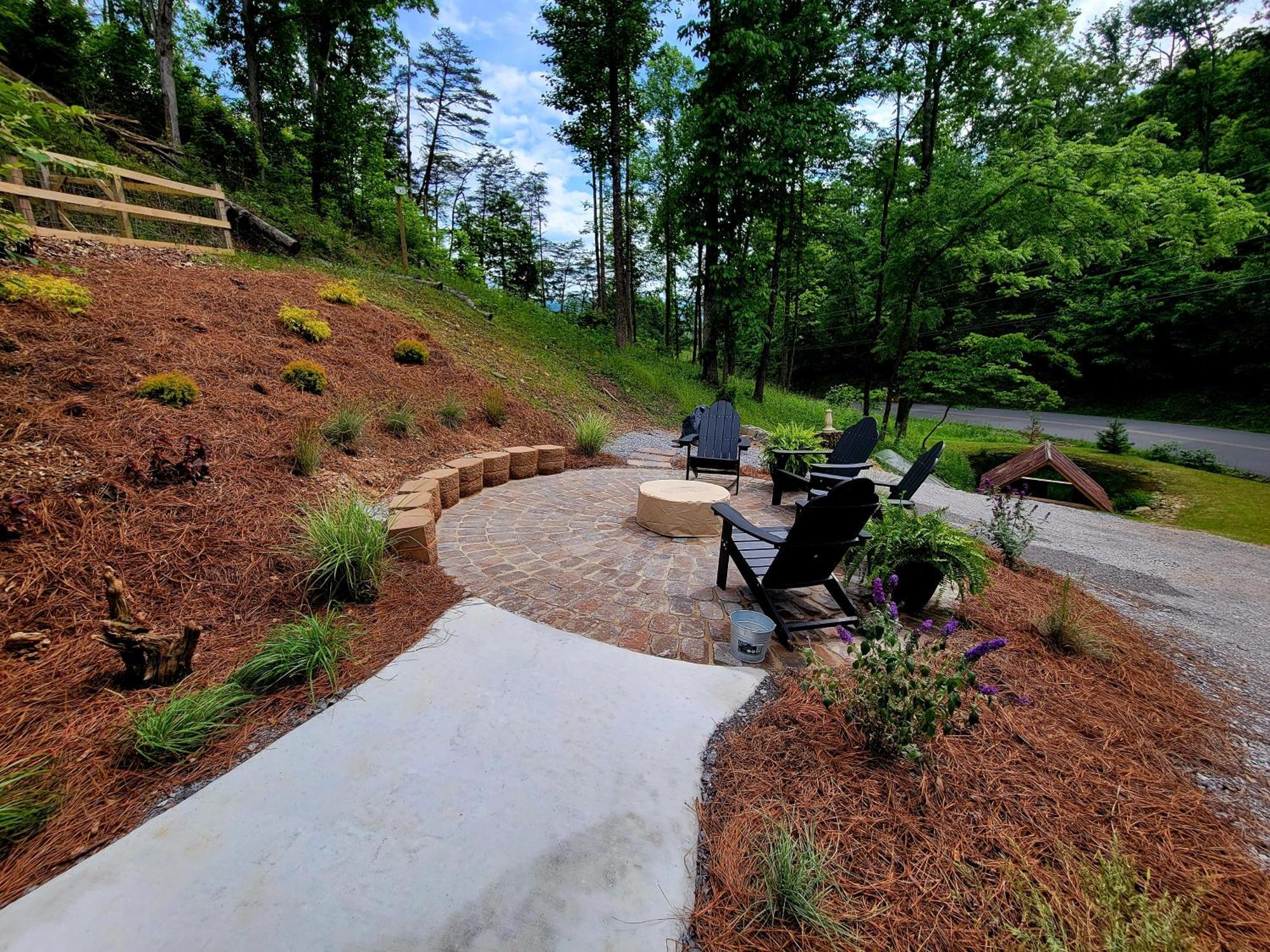 Lil Cabin In The Cove! Mtn Views, Theater, Hot Tub, Games, King Beds, Prime Location! Sevierville Eksteriør billede
