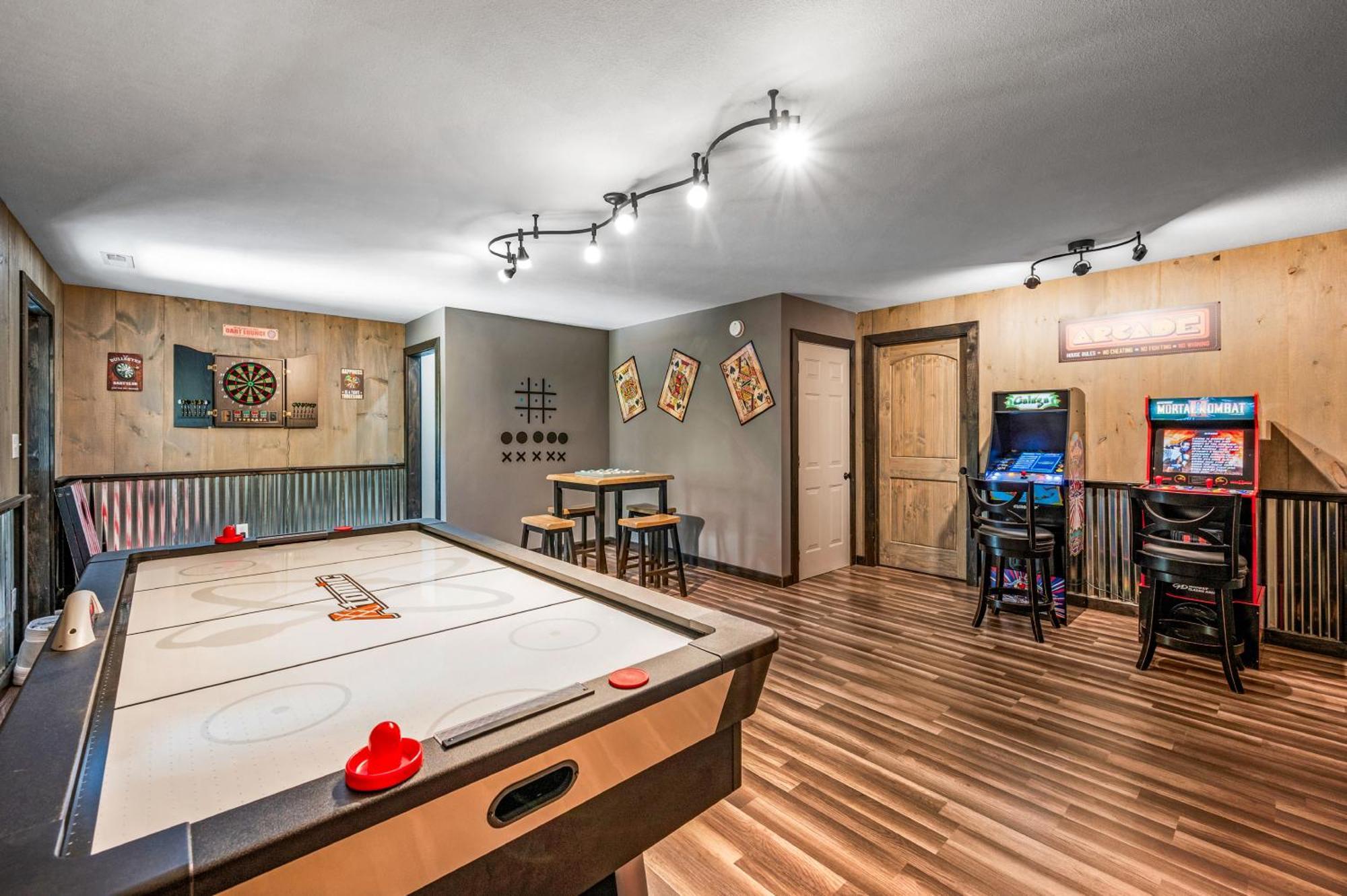 Lil Cabin In The Cove! Mtn Views, Theater, Hot Tub, Games, King Beds, Prime Location! Sevierville Eksteriør billede