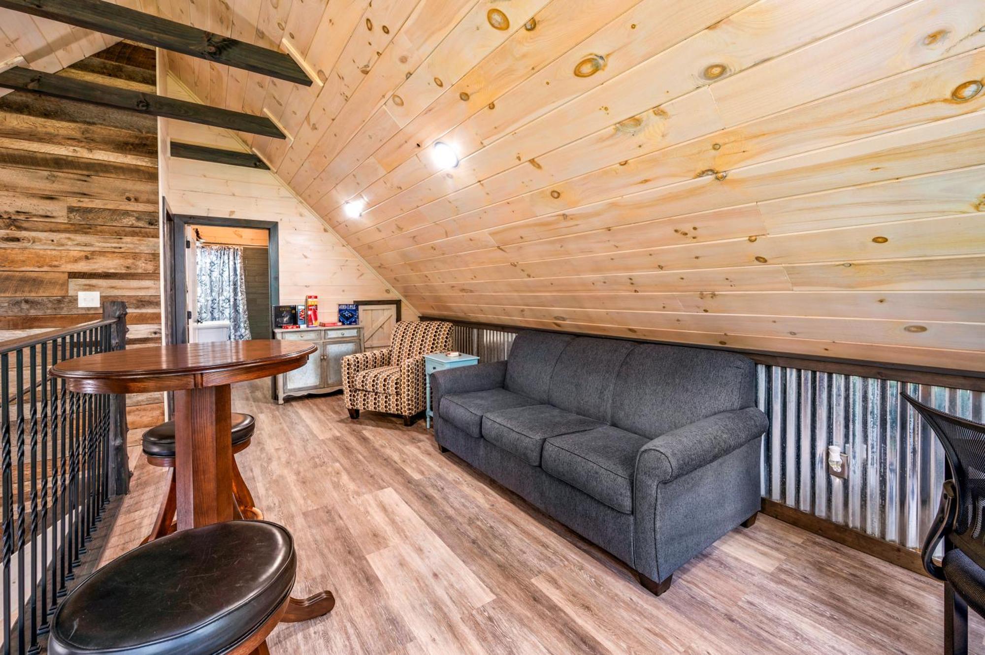 Lil Cabin In The Cove! Mtn Views, Theater, Hot Tub, Games, King Beds, Prime Location! Sevierville Eksteriør billede