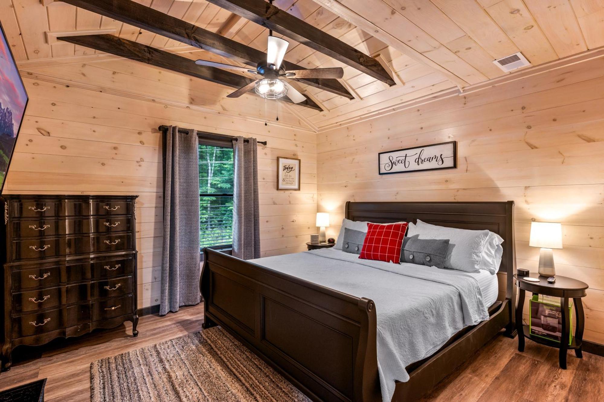 Lil Cabin In The Cove! Mtn Views, Theater, Hot Tub, Games, King Beds, Prime Location! Sevierville Eksteriør billede