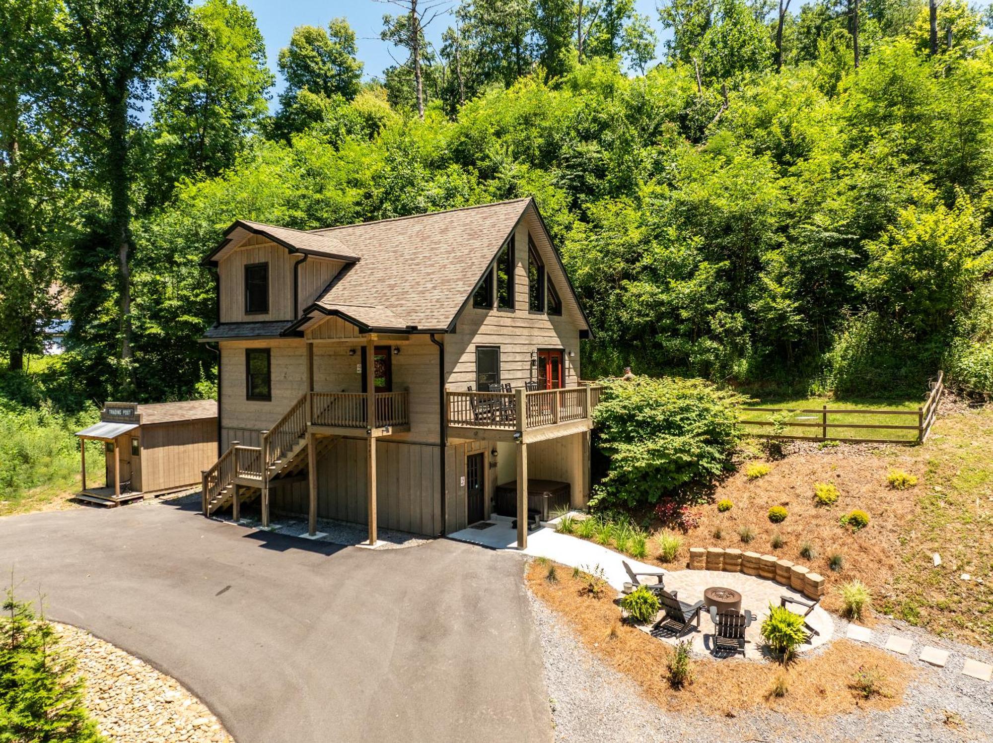 Lil Cabin In The Cove! Mtn Views, Theater, Hot Tub, Games, King Beds, Prime Location! Sevierville Eksteriør billede