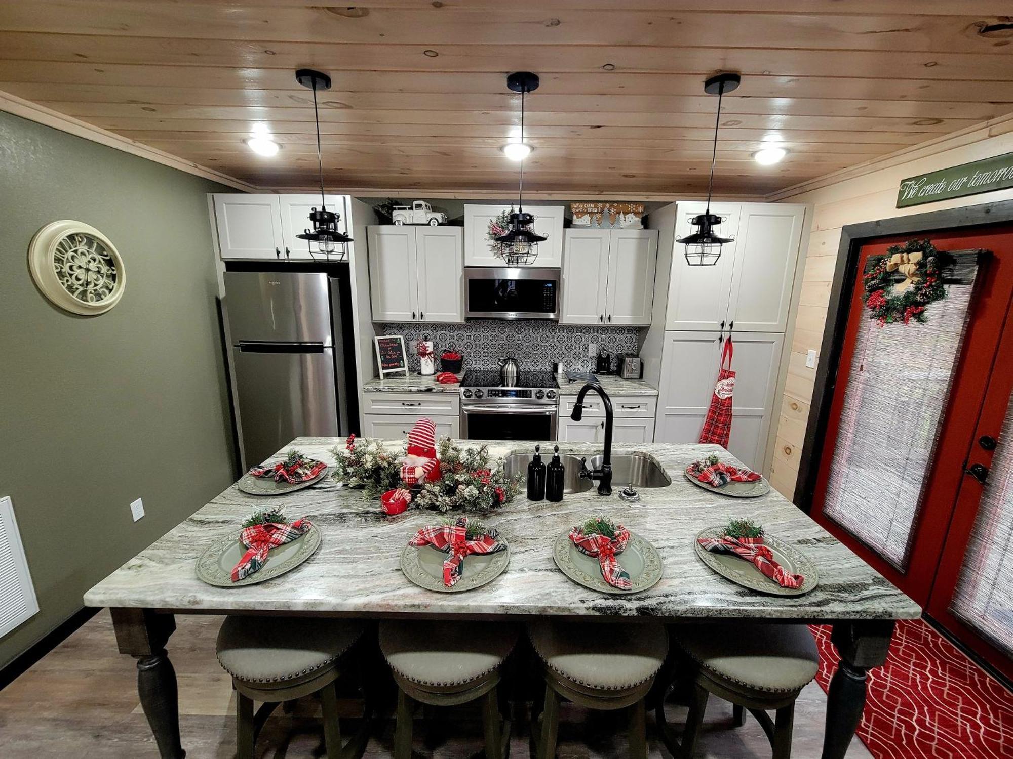 Lil Cabin In The Cove! Mtn Views, Theater, Hot Tub, Games, King Beds, Prime Location! Sevierville Eksteriør billede